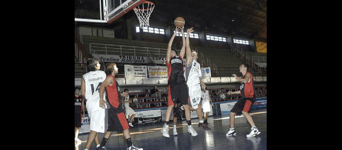 El Bata le ganÃ³ a Independiente de Tandil el pasado domingo en el Gran Gimnasio Carlos RamÃ­rez 