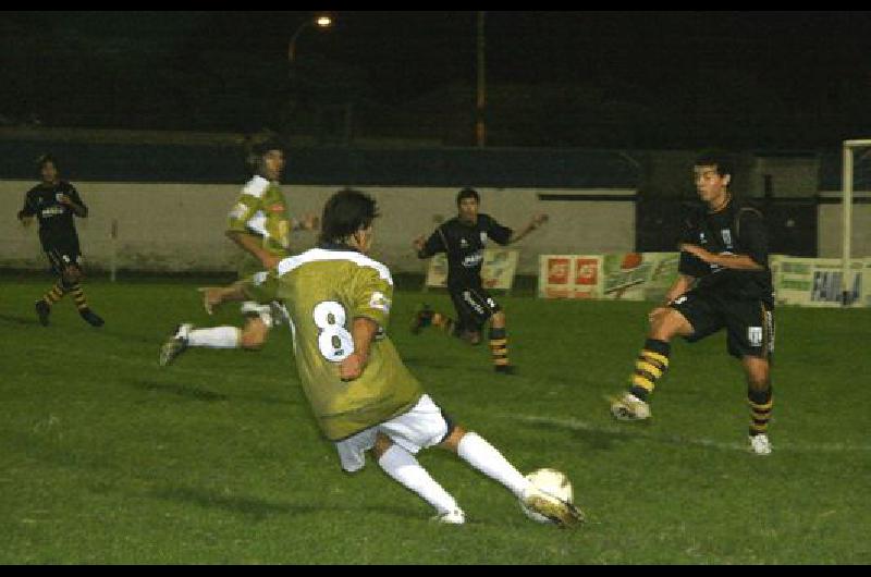 El puntero Racing tendrÃ fecha libre y El Provincial esperarÃ hasta el martes para enfrentar a Ferro Carril Sud Archivo 