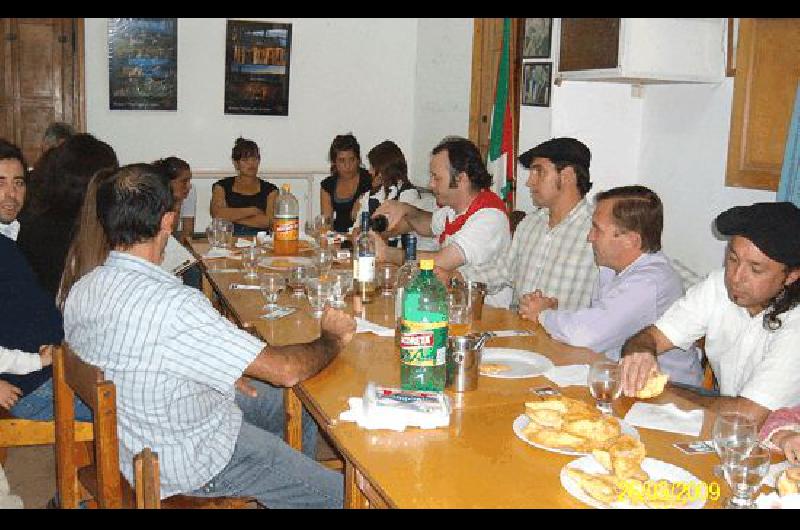 La cena los reuniÃ³ en recuerdos anÃ©cdotas y vivencias compartidas 