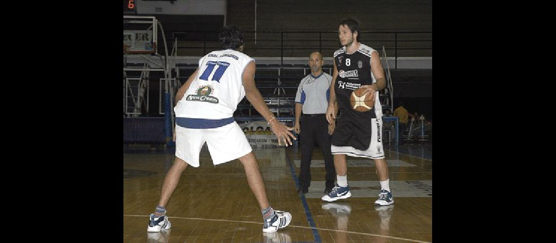 Guillermo Crespo anotÃ³ 19 puntos en el equipo albinegro Carlos RamÃ­rez 