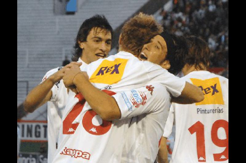 HuracÃn alcanzÃ³ la punta del Clausura y serÃ campeÃ³n con sÃ³lo empatar AFP 