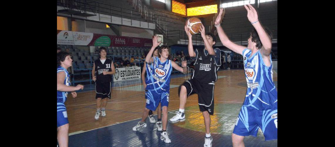 Estudiantes derrotÃ³ a Racing de La Madrid el pasado sÃbado en el Gran Gimnasio Claudio MartÃ­nez 