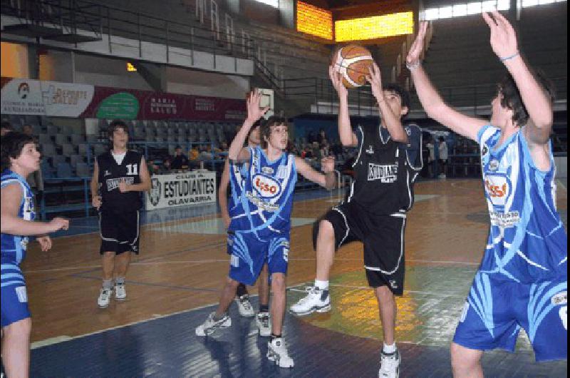 Estudiantes derrotÃ³ a Racing de La Madrid el pasado sÃbado en el Gran Gimnasio Claudio MartÃ­nez 