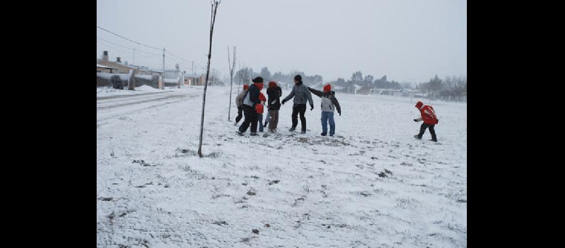 Los chicos disfrutaron de la nieve Fotos- Agencia 