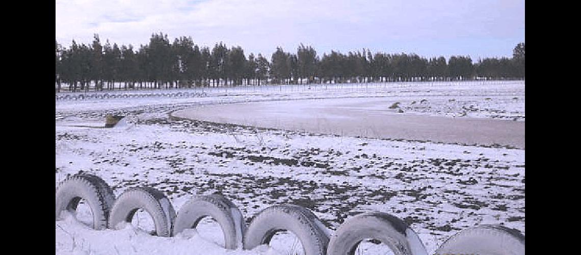 La nieve acumulada fue mucha en varios sectores del circuito Foto- MartÃ­n Valicenti 