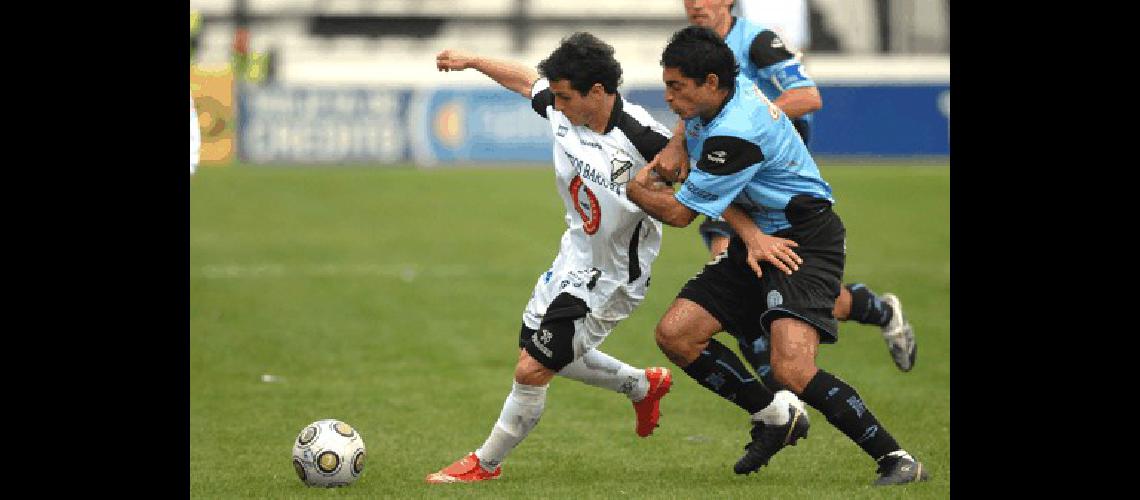 El fÃºtbol de ascenso sufriÃ³ una postergaciÃ³n Archivo 