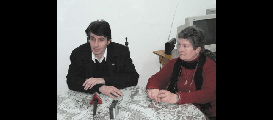 MarÃ­a Esther Arrondo coordinadora cultural de los vascos con Gustavo Provitina 