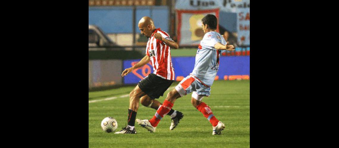 El equipo albirrojo debutÃ³ en el Apertura con un triunfo ante Arsenal AFP 