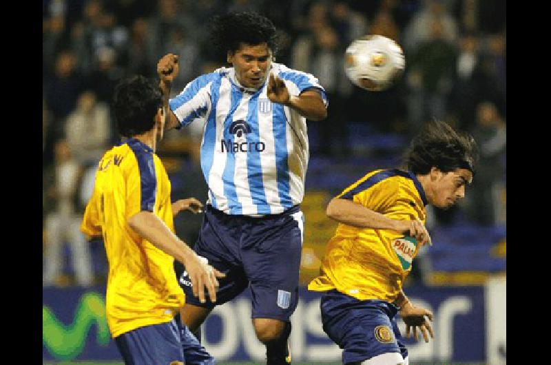 Rosario Central debutÃ³ en el Apertura con un triunfo ante Racing en Arroyito AFP 