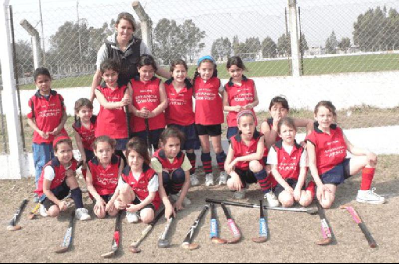 Equipo de hockey de LilÃn de la categorÃ­a menores de 8 aÃ±os 