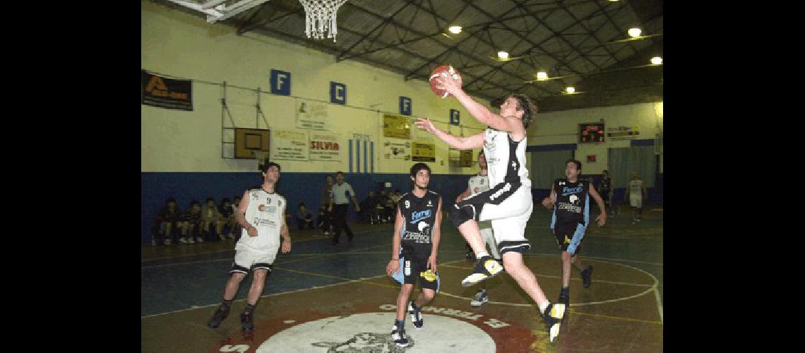 Estudiantes derrotÃ³ en la primera fecha a Ferro Carril Sud en el Ricardo De la Vega Claudio MartÃ­nez 