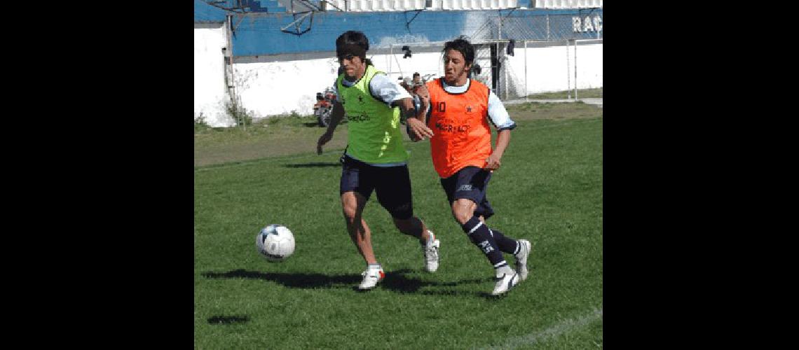 Racing que ayer entrenÃ³ deberÃ jugar a la maÃ±ana en Santa Fe Marcelo Kehlerarchivo 