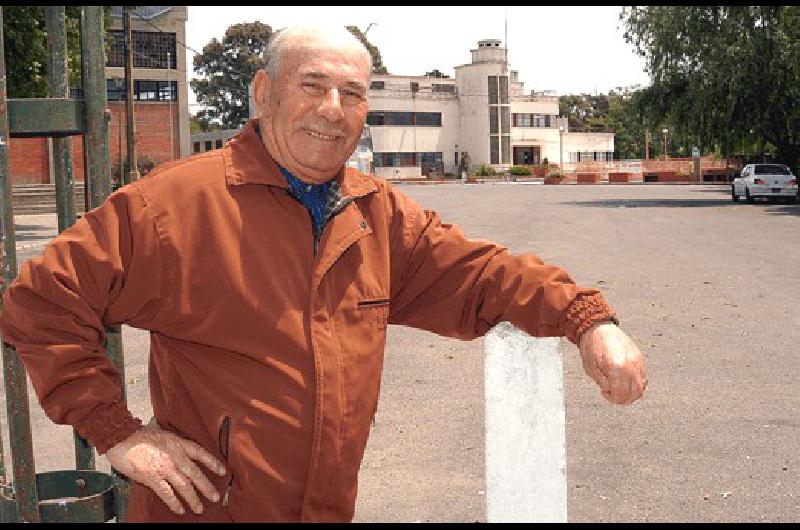 Angel Borzi frente a su querido club Estudiantes 