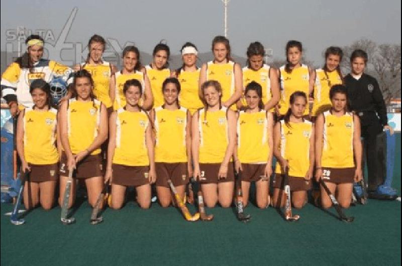 Delfina Gregorini y LucÃ­a Emiliozzi a la derecha arriba y abajo son las jugadoras de Estudiantes que estÃn en el plantel Foto- wwwsaltahockeycomar 