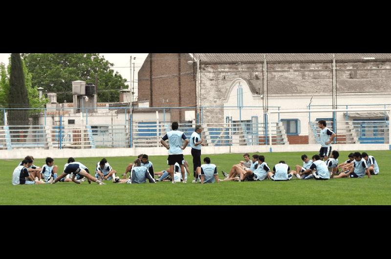 El plantel de Ferro Carril Sud se entrenÃ³ ayer en el estadio luego de la reuniÃ³n con los dirigentes Marcelo Kehler 