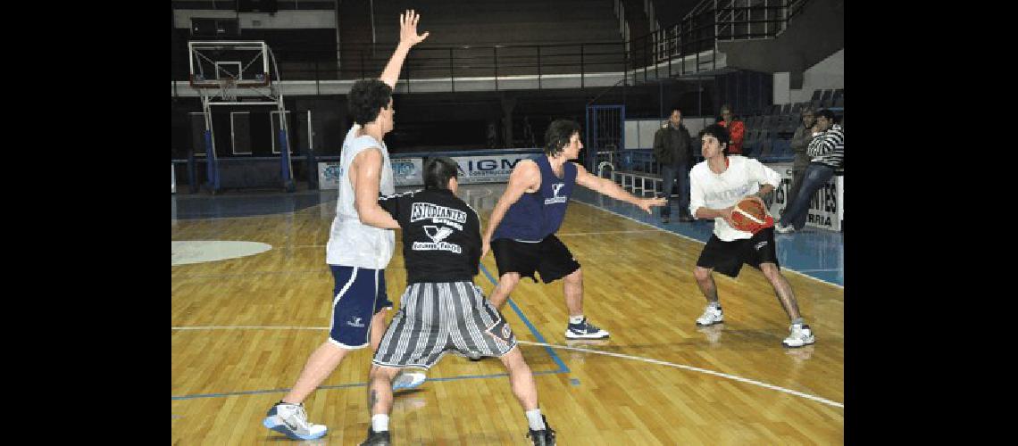 El equipo albinegro se entrenÃ³ con la mente puesta en Liniers de BahÃ­a Blanca Marcelo Kehler 