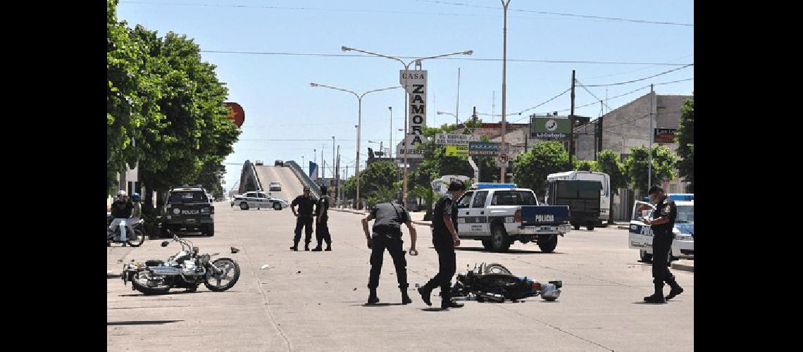 Dos motos chocaron en ColÃ³n y Laprida Lucas Pagano