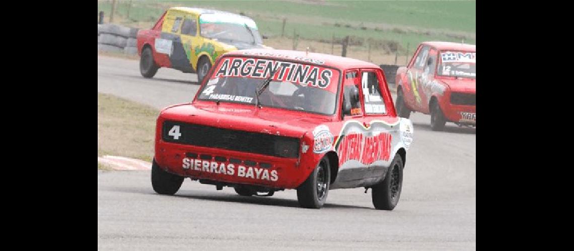 El piloto de Sierras Bayas Oscar Fornes recuperÃ³ el Fiat 128 despuÃ©s del vuelco en Laprida Miguelangel 