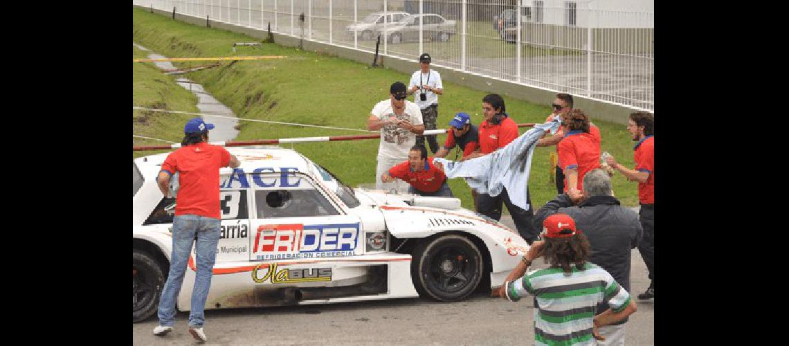 Llega AgustÃ­n Herrera para el podio en La Plata El campeonato del TC Pista Mouras ya estaba en su poder Foto gentileza wwwvenitomateunmatecomar 