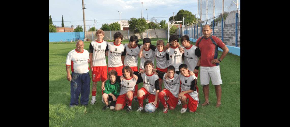 Los chicos de Independiente entrenaron ayer en la cancha de Ferro C Sud 