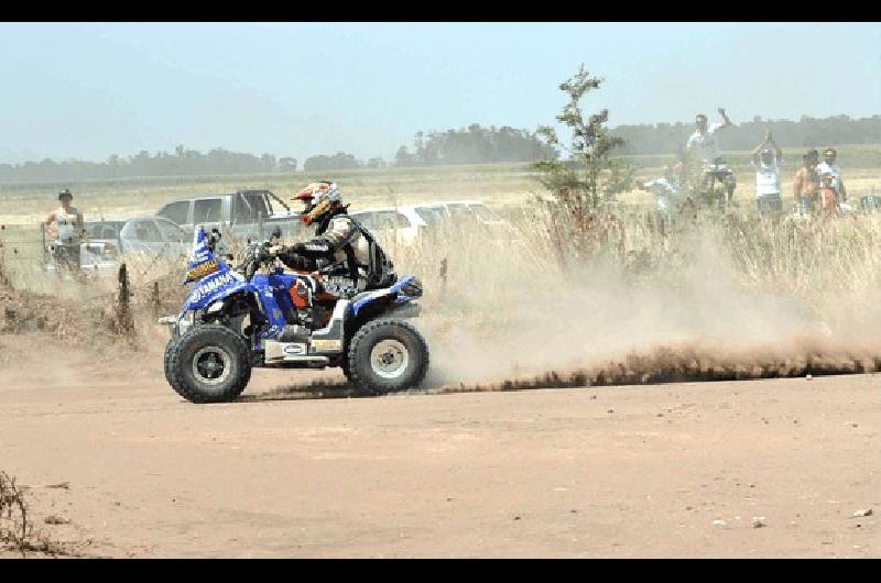 Marcos Patronelli llegando a BolÃ­var rumbo a la histÃ³rica victoria en el Rally Dakar 2010 Fotos Lucas Pagano 