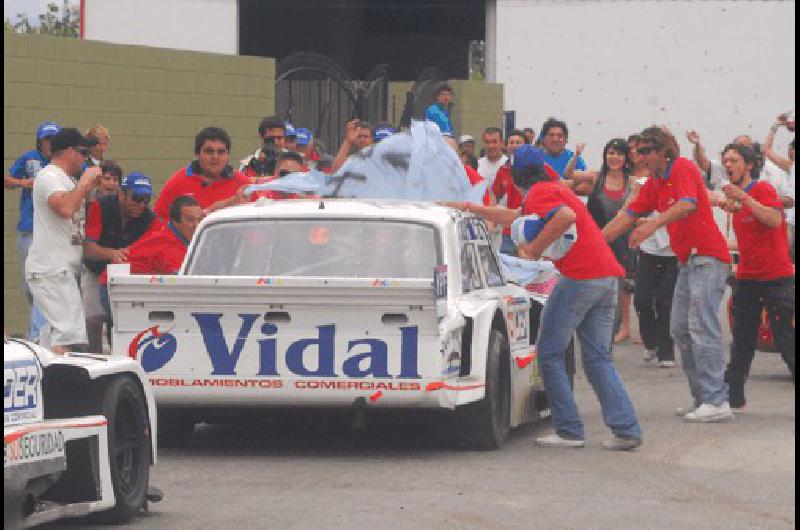 En La Plata AgustÃ­n Herrera consiguiÃ³ en 2009 el campeonato del TCPM Ahora el Ford lo conducirÃ� Marcelo Vidal Archivo 