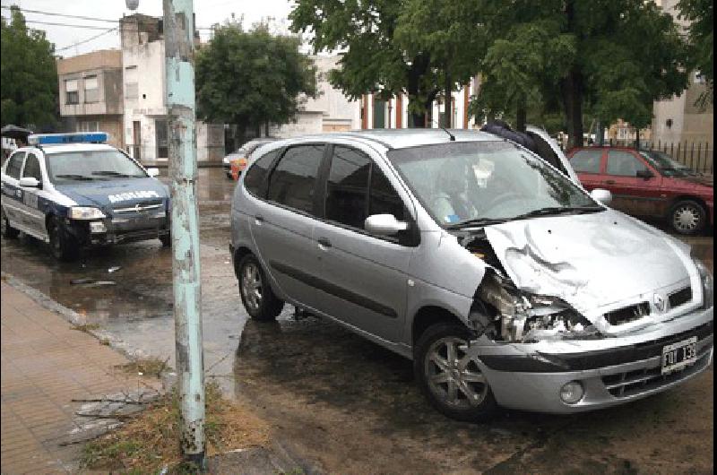 En San MartÃ­n y Lamadrid chocaron tres automÃ³viles Claudio MartÃ­nez 