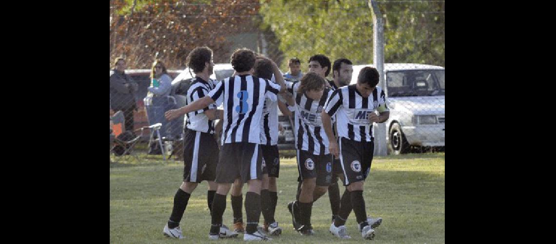 Estudiantes celebrÃ³ la victoria y la punta en soledad en el Grupo 1 Carlos RamÃ­rez 