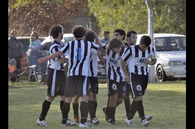 Estudiantes celebrÃ³ la victoria y la punta en soledad en el Grupo 1 Carlos RamÃ­rez 