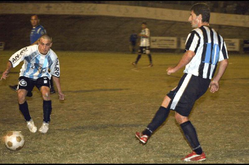 Ferro Carril Sud superÃ³ a Estudiantes y se acercÃ³ a la punta Claudio MartÃ­nez 