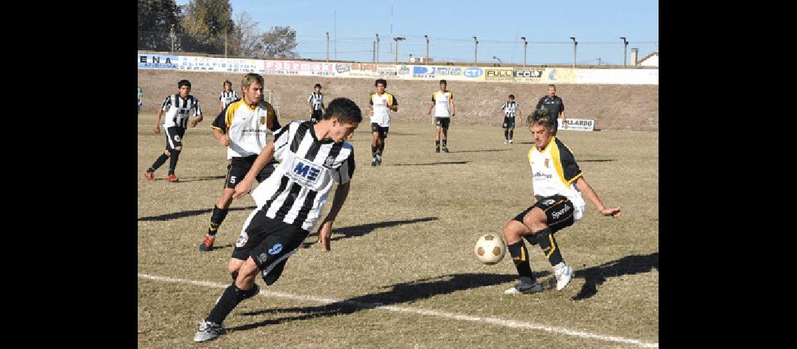 Estudiantes superÃ³ en su estadio a El Provincial y recuperÃ³ el primer lugar Carlos RamÃ­rez 