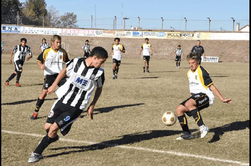 Estudiantes superÃ³ en su estadio a El Provincial y recuperÃ³ el primer lugar Carlos RamÃ­rez 