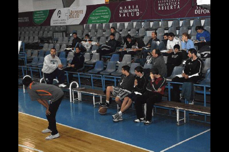 La actividad basquetbolÃ­stica se dictÃ³ en el gimnasio de Estudiantes Lucas Pagano 