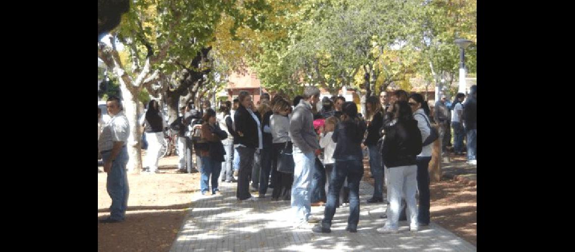 Los gremios deberÃ�n seguir esperando Pellitta no estarÃ� en La Madrid y decidieron posponer la movilizaciÃ³n hasta el lunes  Agencia 