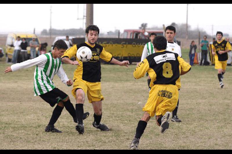 AtlÃ©tico Hinojo ganÃ³ en su estadio y es el Ãºnico puntero del Grupo 2 Claudio MartÃ­nez 