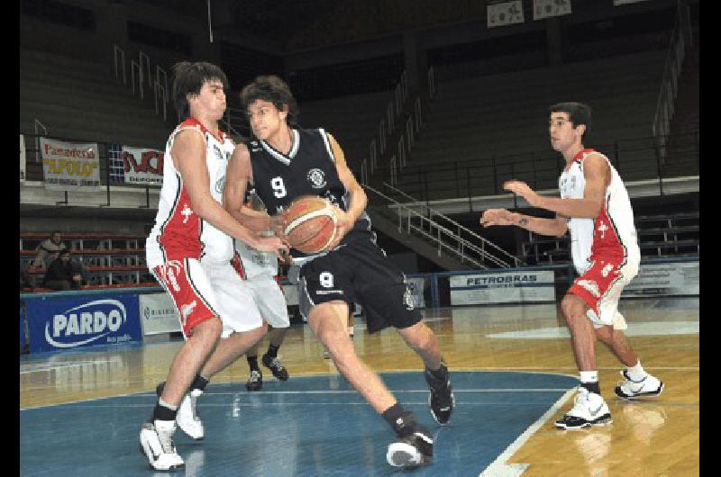 Estudiantes sacÃ³ adelante el partido con un buen juego de equipo Carlos RamÃ­rez 