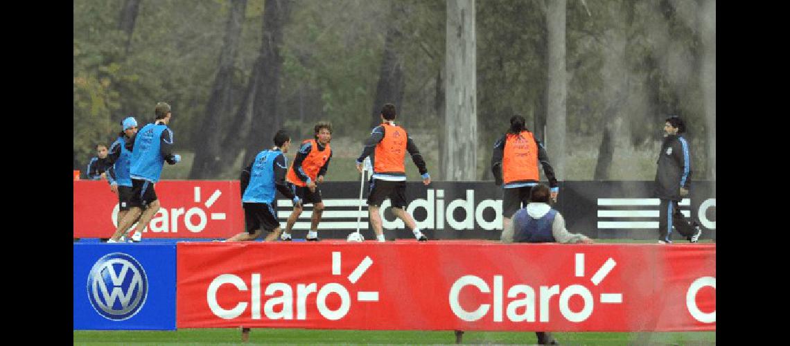 La Argentina se prepara para el amistoso con CanadÃ El trabajo fue liviano durante una hora TÃ©lam 