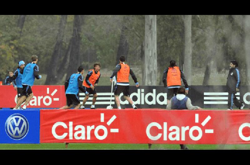 La Argentina se prepara para el amistoso con CanadÃ El trabajo fue liviano durante una hora TÃ©lam 