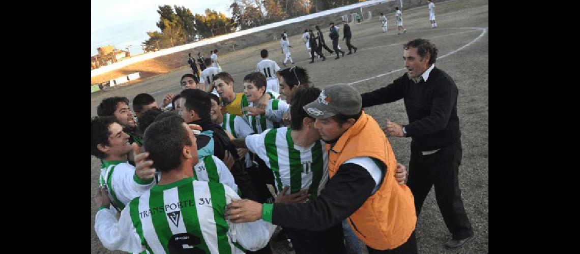 AtlÃ©tico Hinojo eliminÃ³ a Estudiantes en una de las semifinales Archivo 