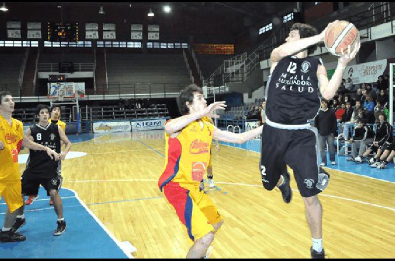 El equipo albinegro obtuvo un trabajoso triunfo el pasado sÃbado en el Gran Gimnasio Marcelo Kehler 