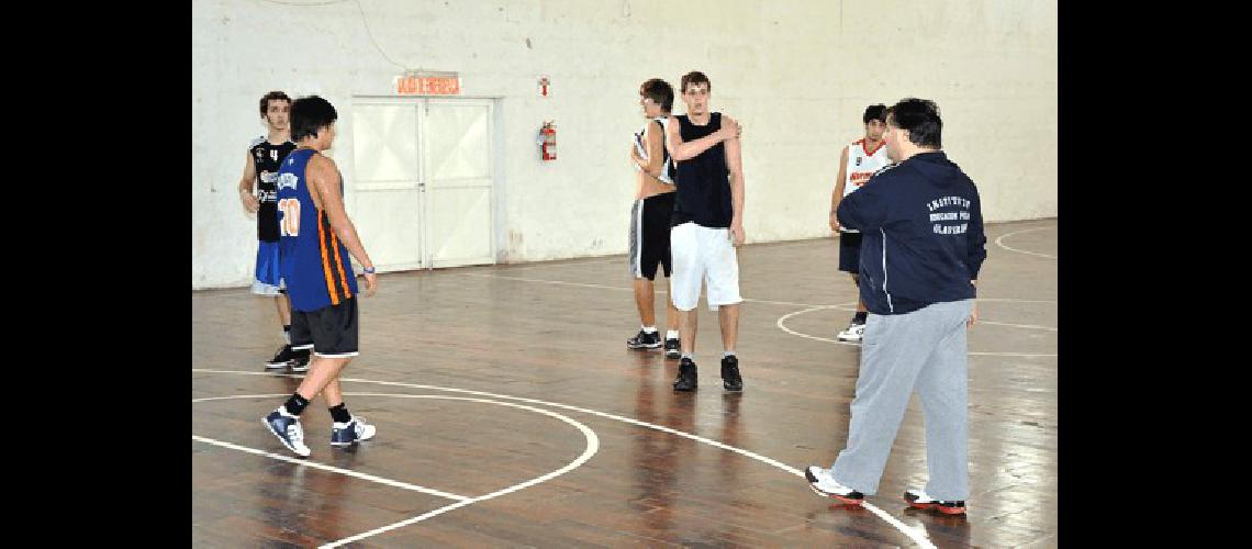 El equipo de JosÃ© MarÃ­a Maldonado se entrenÃ³ ayer en el gimnasio de la quinta de Pueblo Nuevo Marcelo Kehler 