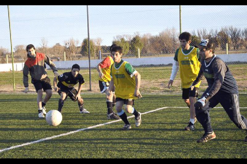 Popular FC superÃ³ a Hay Equipo Carlos RamÃ­rez 