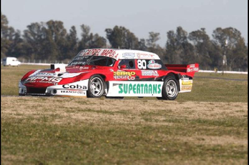 MartÃ­n Laborda (arriba) dominÃ³ la jornada clasificatoria del TC Pista Mouras en La Plata Lo escoltÃ³ su coterrÃ�neo NicolÃ�s Pezzucchi (izquierda) Fotos Prensapro 