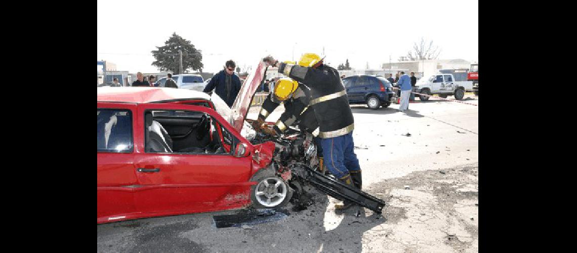 El accidente se produjo sobre ruta 51 en el acceso a Loma Negra Foto- Marcelo Kehler 