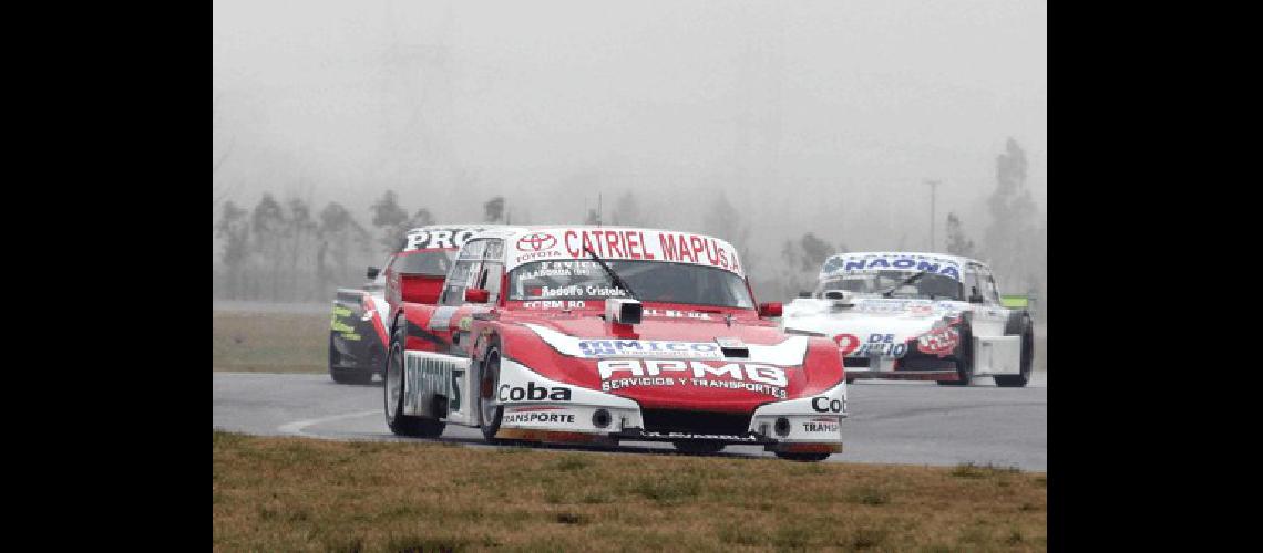 El impermeable MartÃ­n Laborda viene de ganar las Ãºltimas dos fechas del TC Pista Mouras bajo la lluvia en La Plata Gentileza Prensapro  D Gallardo 