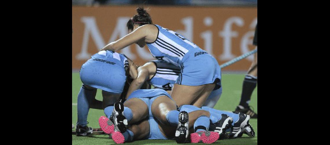 Con aptitud y actitud con coraje y talento AsÃ­ llegaron Las Leonas a la final de la Copa del Mundo tras vencer a Alemania por 2-1  DyN 