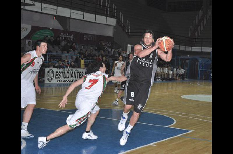 Guillermo Crespo fue el goleador de Estudiantes y del juego con 30 puntos Carlos RamÃ­rez 