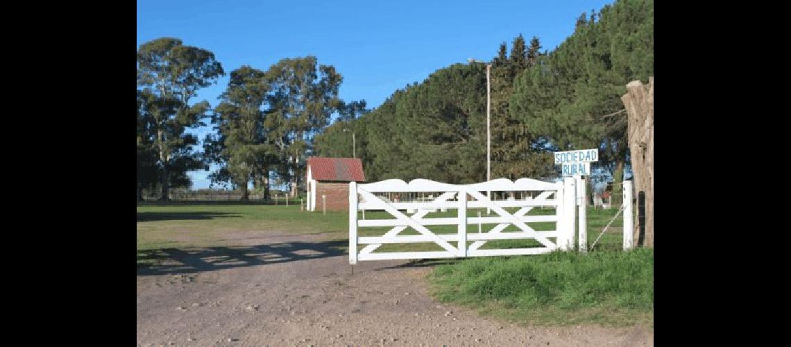 Comienza hoy la 43Âª ExposiciÃ³n Rural de General La Madrid AdemÃ�s de la muestra de vacunos y equinos habrÃ� aves comercios y artesanos lamatritenses que mostrarÃ�n sus productos Silvia Herbosa 