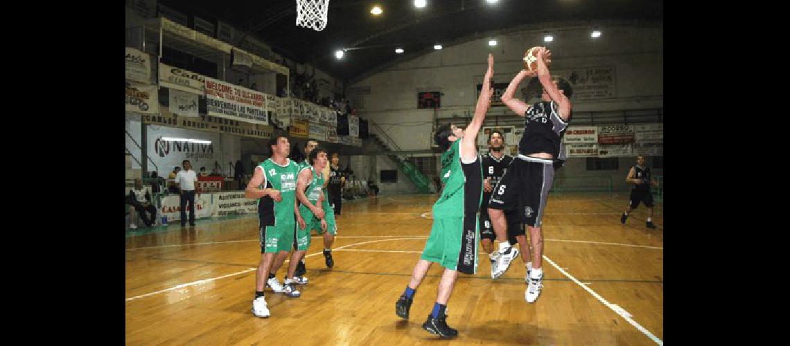 Pueblo Nuevo ganÃ³ el pasado domingo en el gimnasio Juan Manolio por 71 a 68 Claudio MartÃ­nez 