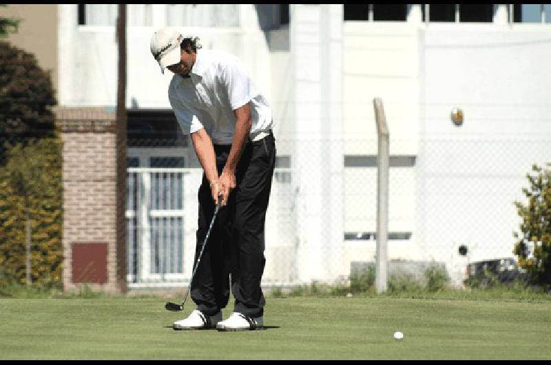 JuliÃn Ariel Lerda en representaciÃ³n del Club de Campo Saint Thomas obtuvo los premios de las dos categorÃ­as del Campeonato Argentino Claudio MartÃ­nez 